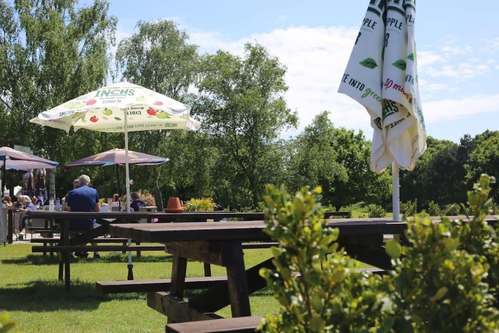 The Dolman At Ferndown Forest Golf Course Екстериор снимка